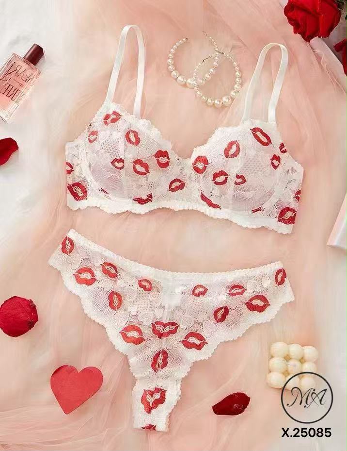 Love Notes Lip-Print Lace Lingerie Set