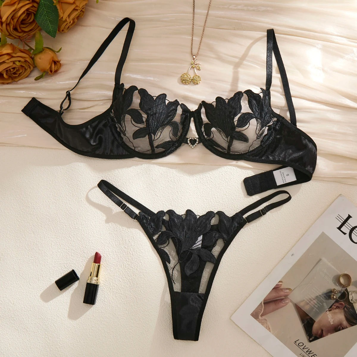 Bloom & Charm" Heart-Detail Lace Set