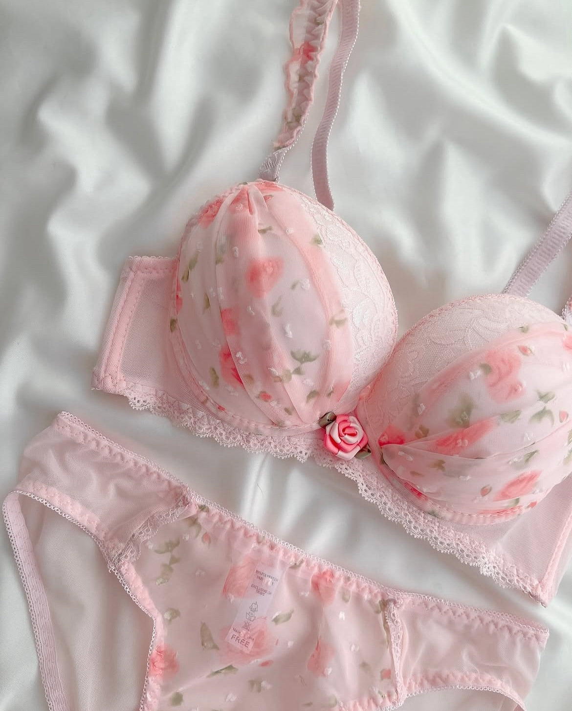 New High Quality Cute Lace Flower Adjustable Straps Push Up Bridal Padded Bra And Panty Set