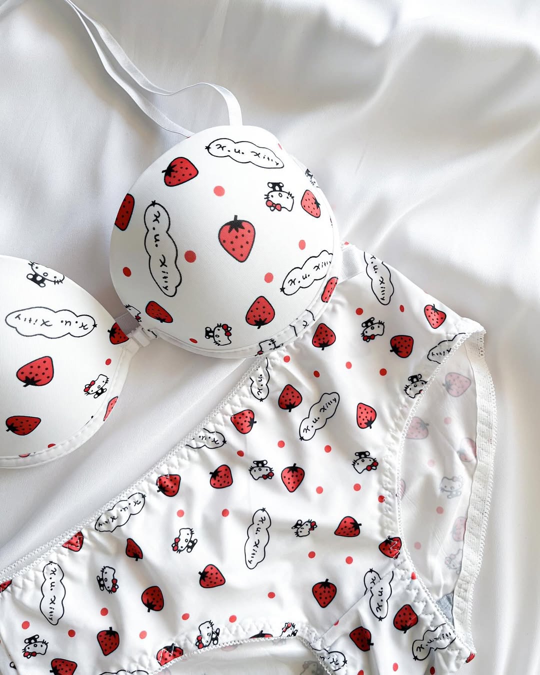 Hello Kitty Anime Soft Comfortable padded push-up Wired