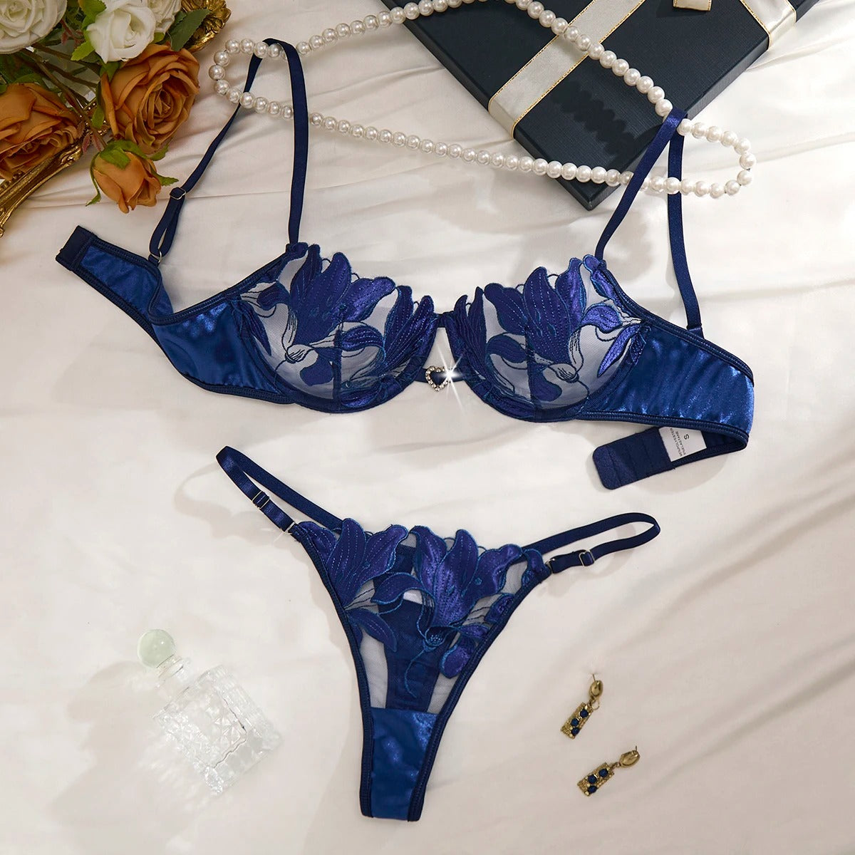 Bloom & Charm" Heart-Detail Lace Set