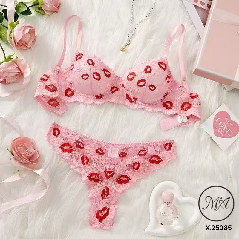 Love Notes Lip-Print Lace Lingerie Set
