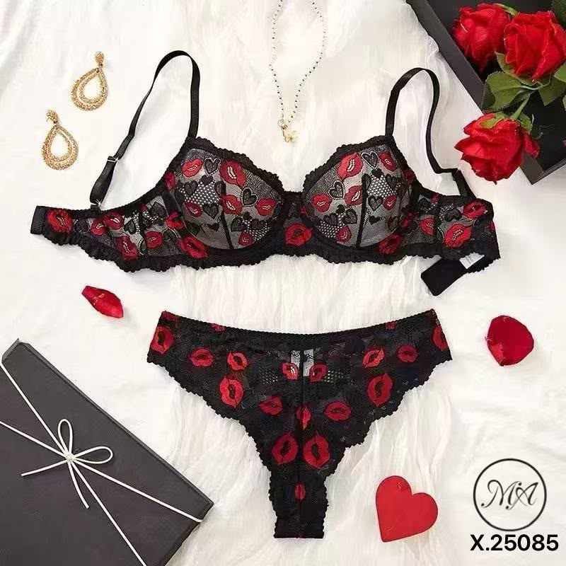 Love Notes Lip-Print Lace Lingerie Set