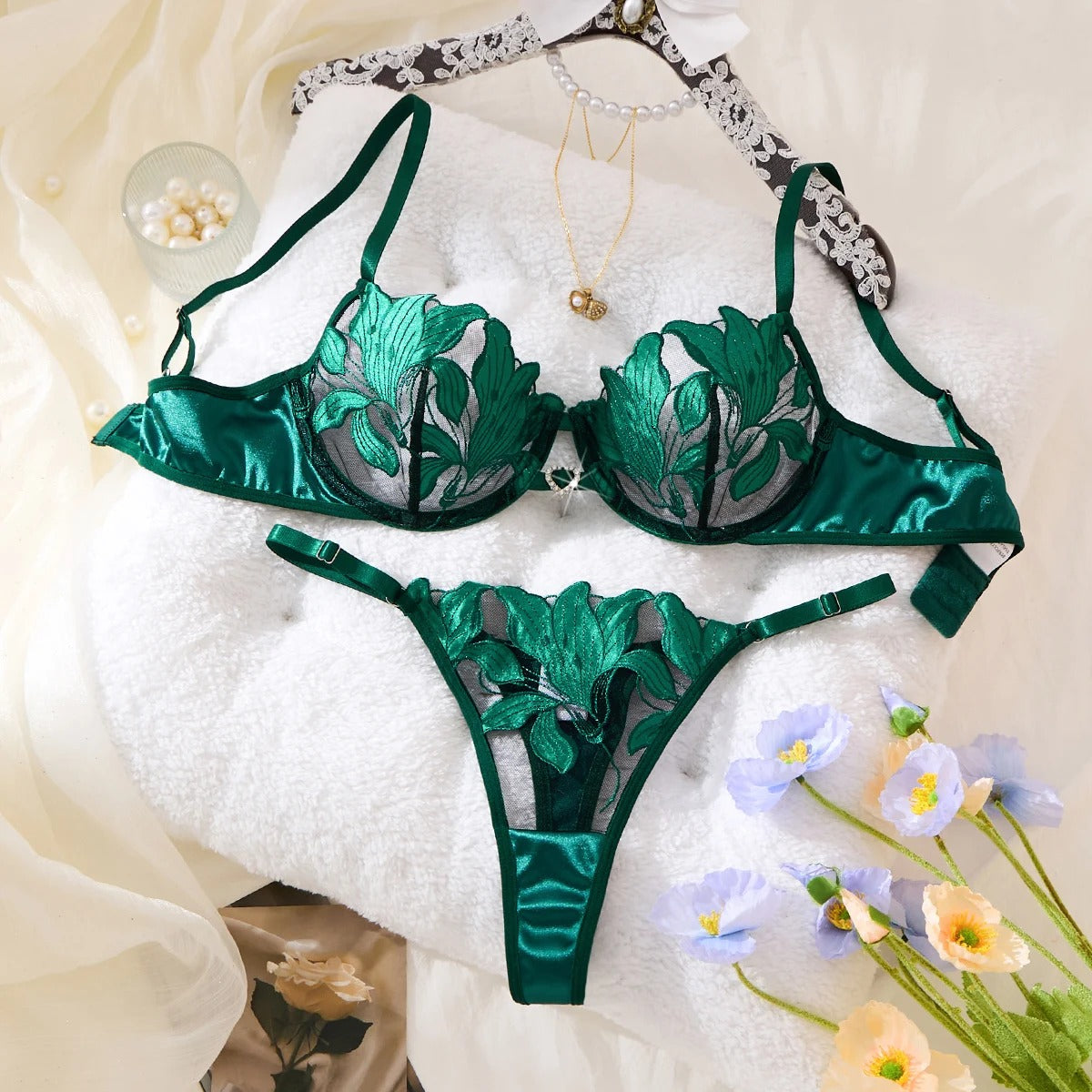 Bloom & Charm" Heart-Detail Lace Set