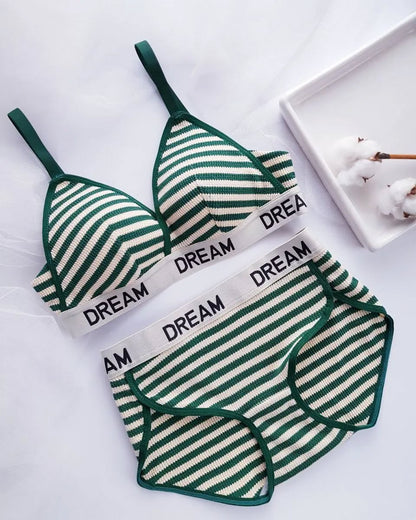 French Style Thin Triangle Letters pattern Push-up Bra Set