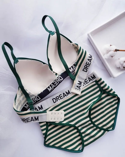 French Style Thin Triangle Letters pattern Push-up Bra Set