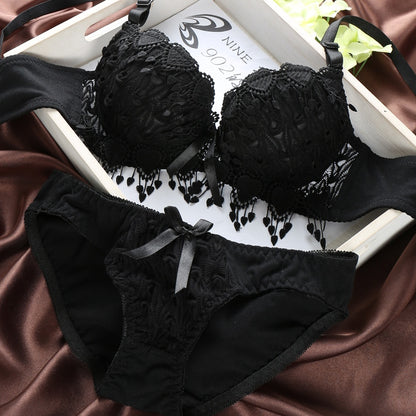 Amour Heart Embroidered Double Padded Push-Up Bra Set