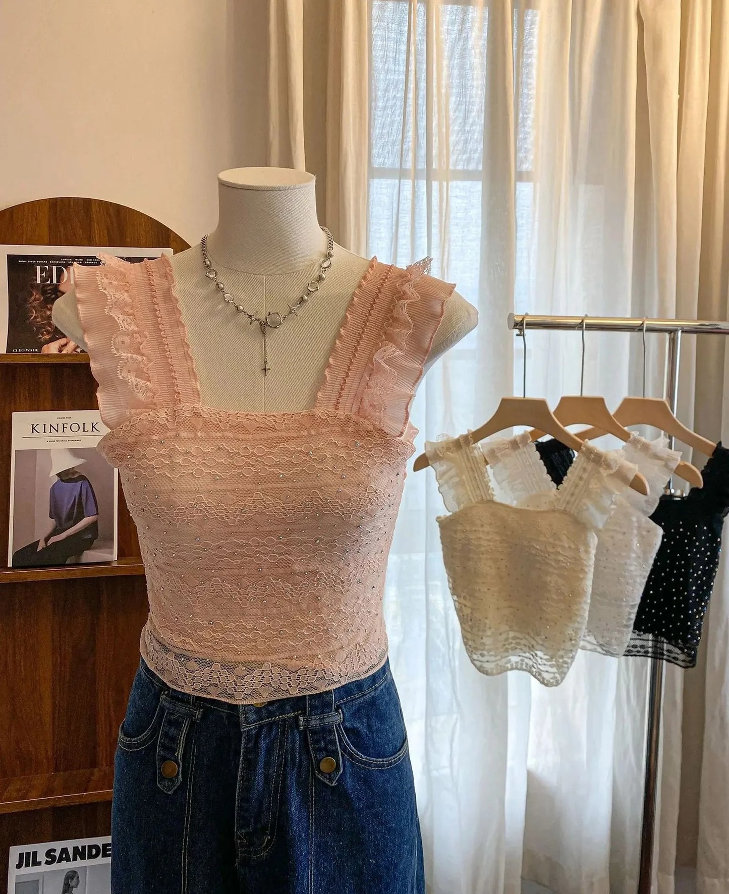 Short Lace Trim Vest Women's Inner Wear Slim Fit Design Camisole